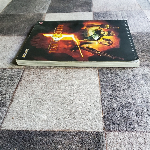 Resident Evil 5 The Complete Official Guide - Picture 9 of 15